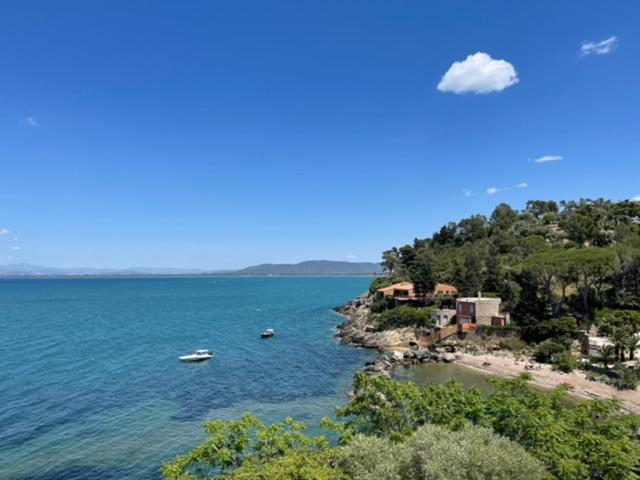 Appartamento "Casa Girasole" Con Accesso Diretto Alla Spiaggia Porto Santo Stefano  Bagian luar foto