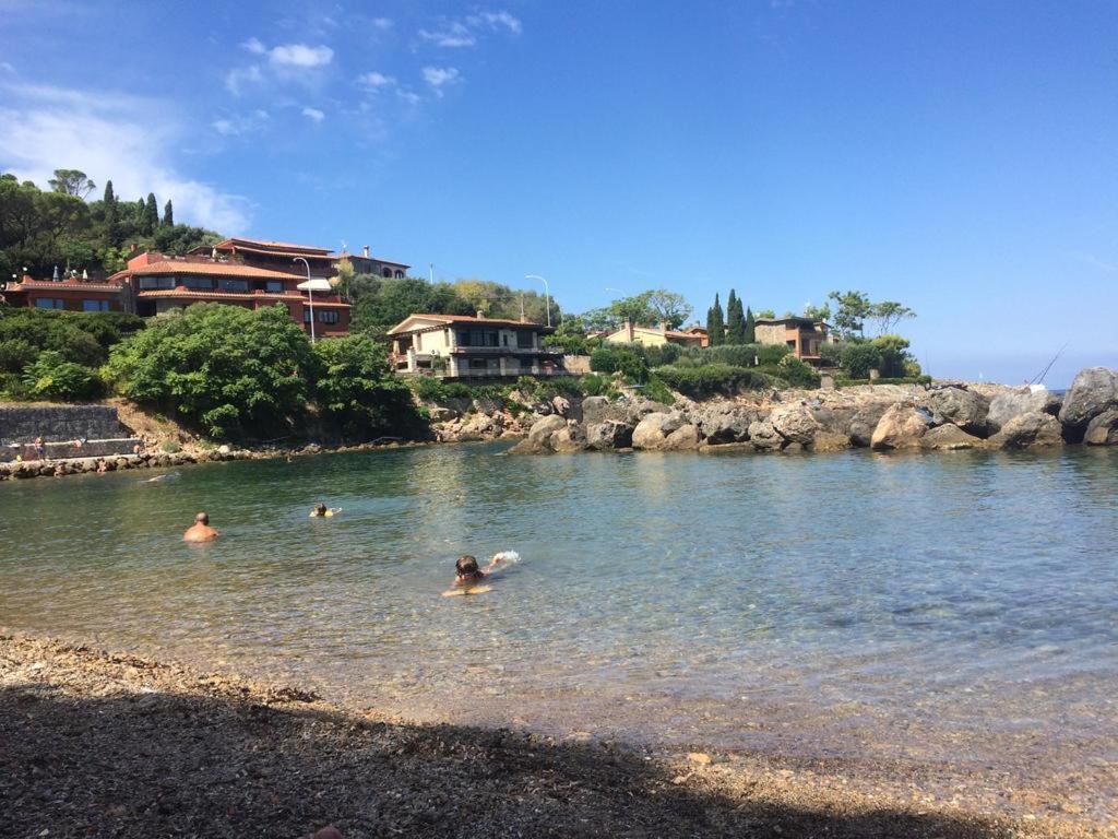 Appartamento "Casa Girasole" Con Accesso Diretto Alla Spiaggia Porto Santo Stefano  Bagian luar foto